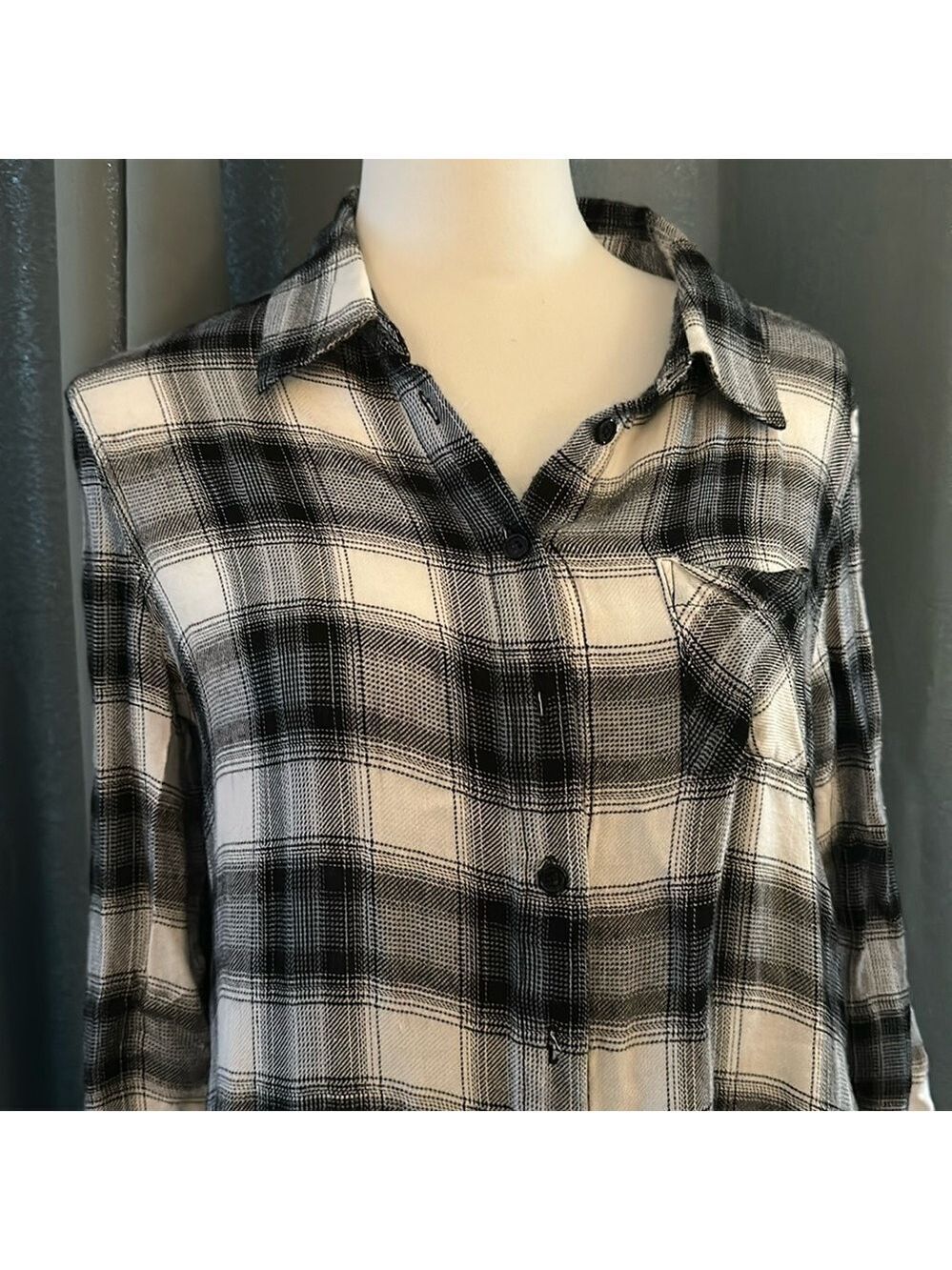 Romeo & Juliet Couture Plaid Tunic Button Up Shirt Blouse